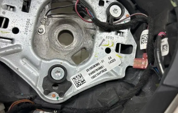 BMW 4 F32 F33 Steering wheel 6876489 2510539385 15B2154P3032