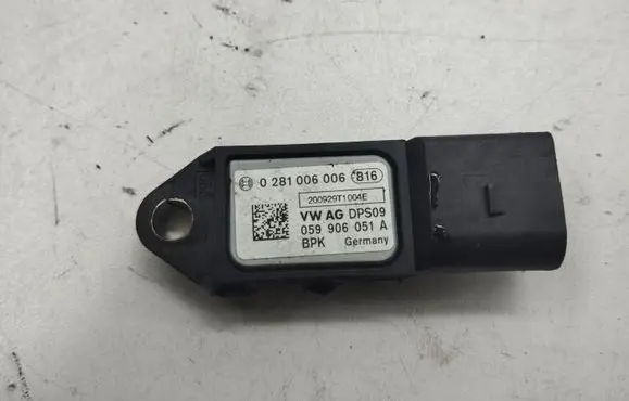 Porsche Cayenne (92A) Airbag deployment crash/impact sensor 0281006006 059906051A