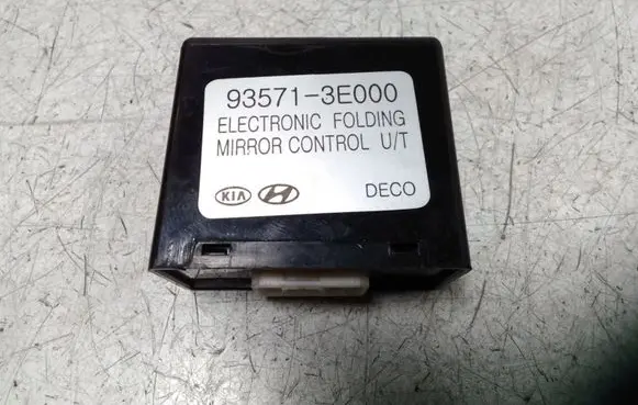 KIA Sorento Wing mirror control module 935713E000
