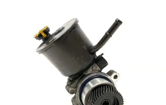 Mazda 626 Power steering pump BJ3A3265XB 92047020