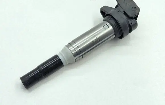 BMW M5 F90 High voltage ignition coil 8611236 12138611236