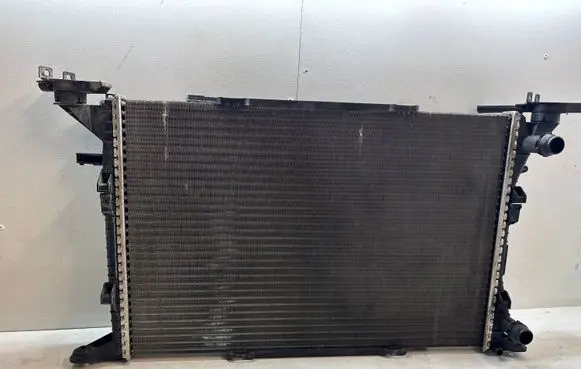 Audi A4 S4 B8 8K Coolant radiator
