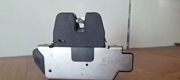 Peugeot 2008 II Tailgate lock latch 9151487499H 202130