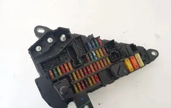 BMW 5 E60 E61 Fuse box set 690658807 518811054