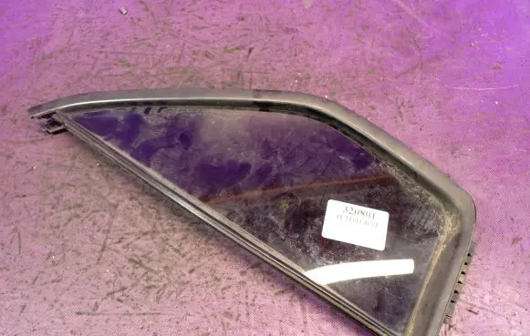 Honda CR-V Front door window glass four-door