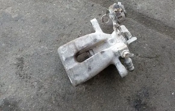 Opel Astra G Rear brake caliper