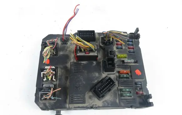 Peugeot Partner Central body control module 9652474680