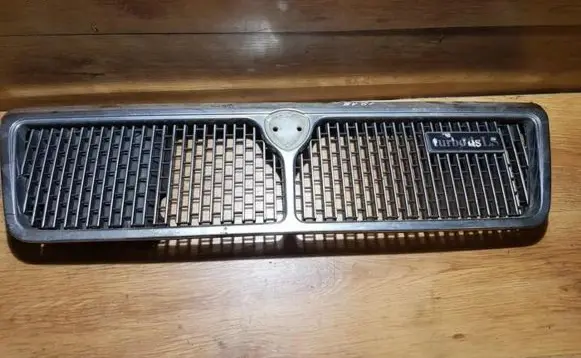 Lancia Thema Front grill
