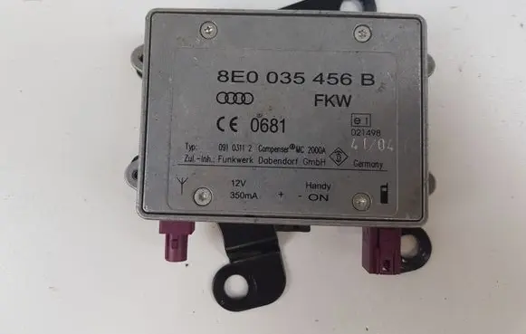 Audi A2 Antenna control unit 8E0035456