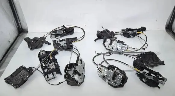 BMW 5 GT F07 Front door soft close latching motor 7149436 7149447 7149448