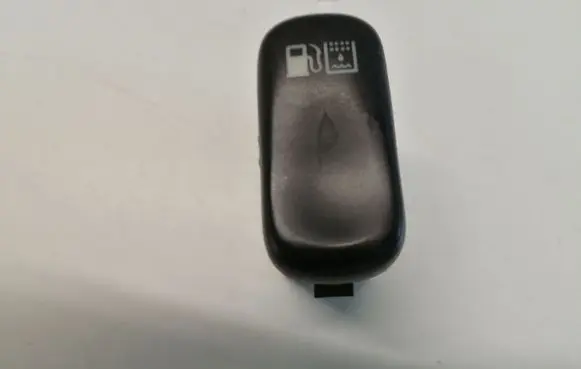 Mercedes-Benz Sprinter W901 W902 W903 W904 Fuel tank opening switch 0018208601