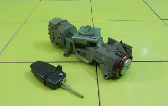 Ford Focus Ignition lock 6E5T15607CA