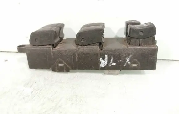 Nissan X-Trail T30 Electric window control switch