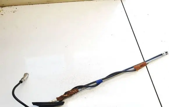 Mitsubishi Pajero Sport I Aerial GPS antenna