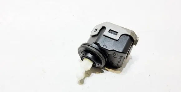Headlight level adjustment motor