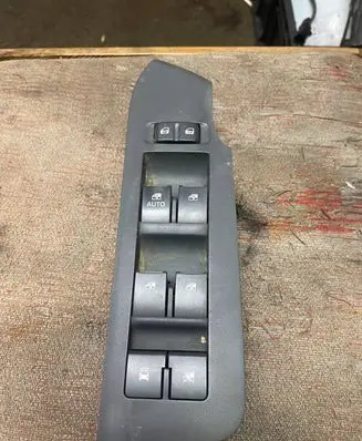 Chevrolet Captiva Electric window control switch 201003481