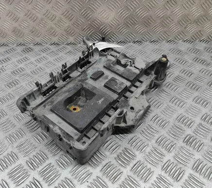Volkswagen Caddy Battery box tray 1K0915325B 1K0915333H