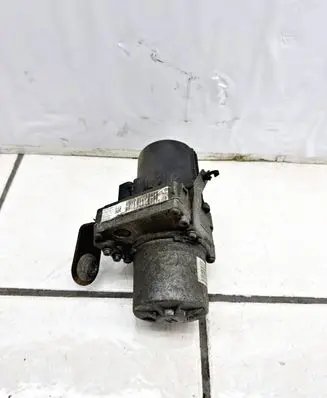 Citroen Berlingo Power steering pump TNQD40483677 5QF210