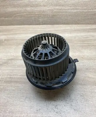 Volkswagen Transporter - Caravelle T5 Heater fan/blower 17360059 7H0819021