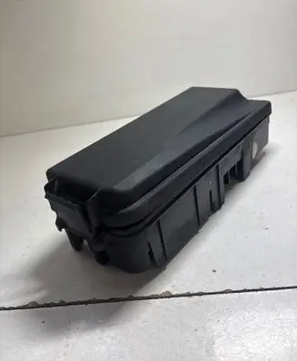 Opel Vectra C Fuse module 13172979 00185956 519067201