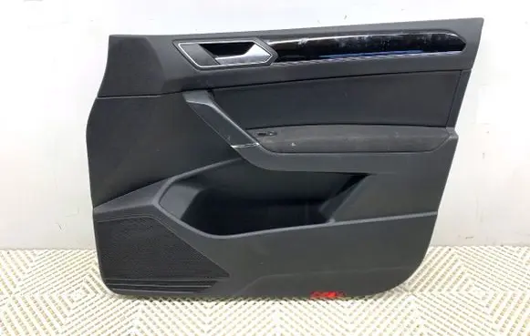 Volkswagen Touran III Front door card panel trim 
