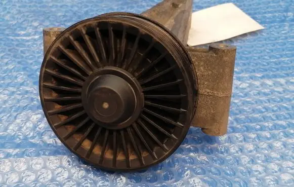 Mercedes-Benz Sprinter W906 Alternator belt tensioner pulley A6112341039