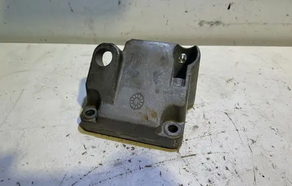 Dodge Challenger Engine mounting bracket 04726016AC