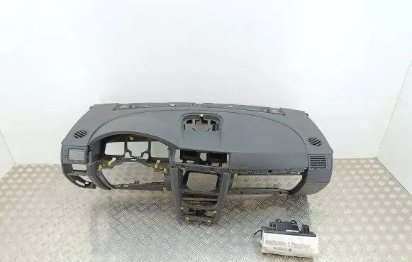 Opel Meriva A Dashboard 13212312 13188043