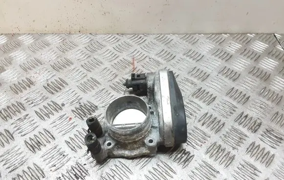 Volkswagen Touran I Throttle valve 06F133062