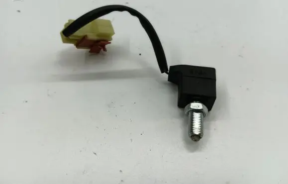 KIA Sportage Clutch pedal sensor 