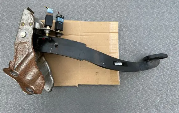 Nissan Terrano Brake pedal 465010X830