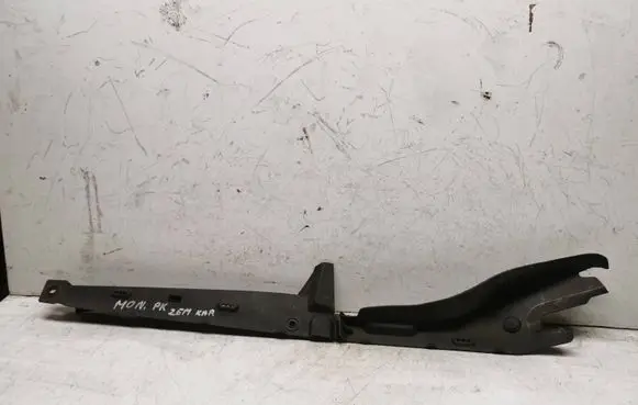 Fender mounting bracket