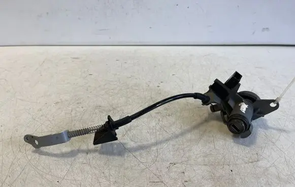Audi A4 S4 B6 8E 8H Tailgate exterior lock 8E0827573