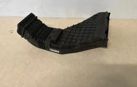 KIA Sportage Air intake duct part 28210d3100