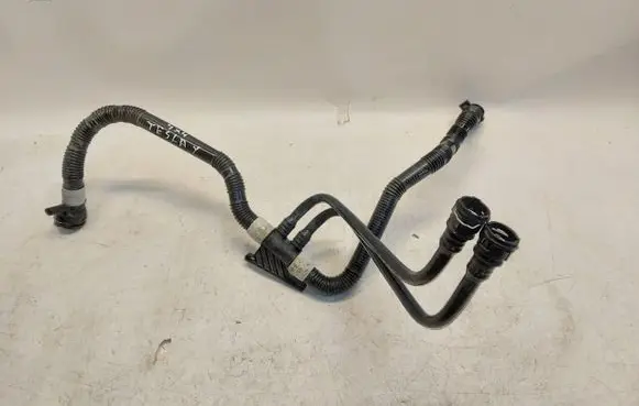 Tesla Model Y Engine coolant pipe/hose 