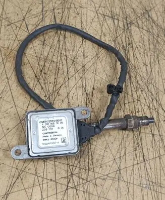 Mercedes-Benz E C207 W207 Lambda probe sensor A0009053606