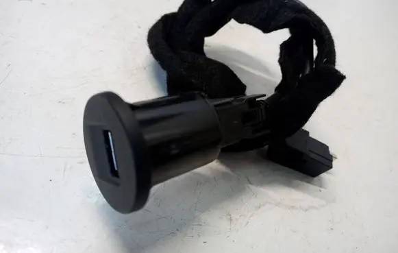 Renault Master III USB socket connector 280235412R