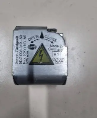 Mercedes-Benz E W211 Headlight ballast module Xenon 021661