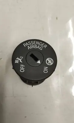 Passenger airbag on/off switch