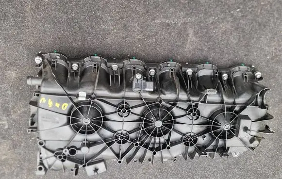 BMW 4 G22 G23 G24 G26 Intake manifold 8647977 10543512