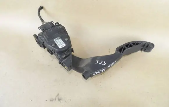 Skoda Octavia Mk1 (1U) Accelerator throttle pedal 0077001 00777001 721503H