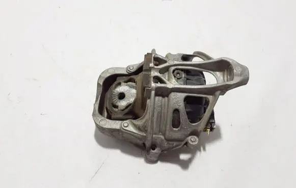 Audi Q8 Engine mount bracket 4M0199372