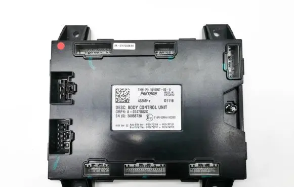 Tesla Model S Comfort/convenience module 1010907-00-G