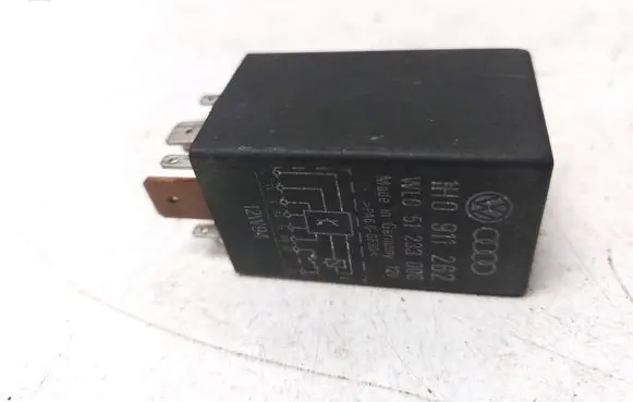 Volkswagen PASSAT B4 Glow plug pre-heat relay 1H0911262