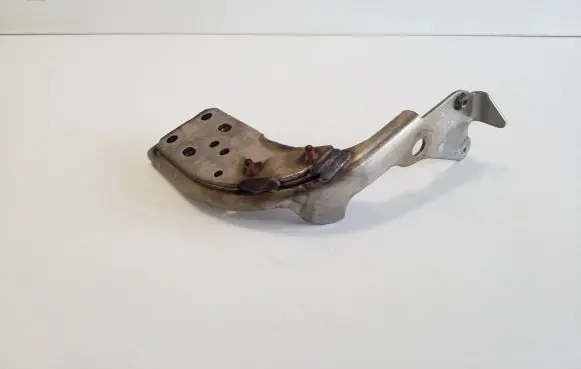 Volvo XC60 Muffler mount bracket/holder 31697446