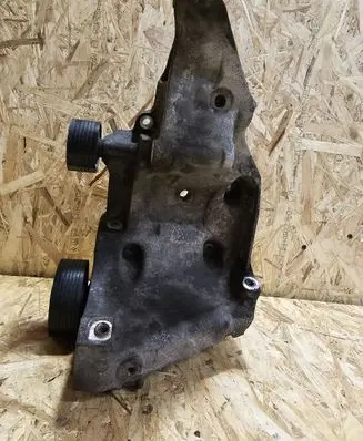 BMW 1 E81 E87 Engine mounting bracket 139920 7802639