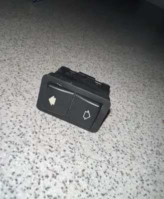 BMW 5 E39 Electric window control switch 8368974