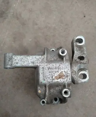 Seat Alhambra (Mk2) Engine mount bracket 5N0199262