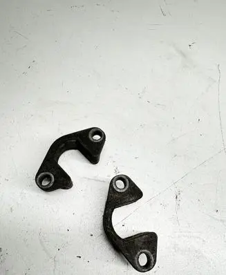 BMW 5 E39 Fuel Injector clamp holder 13537787215 7787215