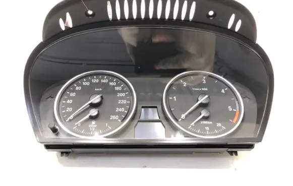 Speedometer (instrument cluster)